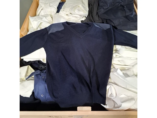 Partij diverse kleding - afbeelding 9 van  12