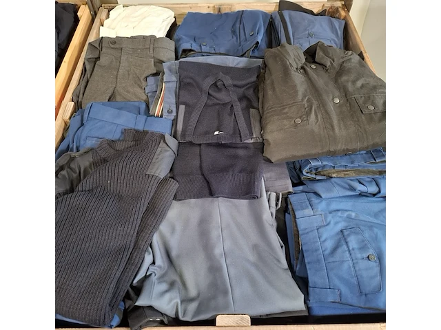 Partij diverse kleding - afbeelding 10 van  12