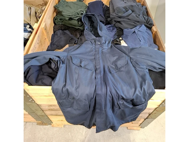 Partij diverse kleding - afbeelding 3 van  14