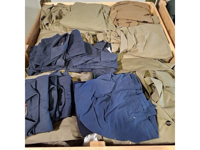 Partij diverse kleding - afbeelding 5 van  14