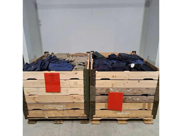 Partij diverse kleding - afbeelding 1 van  14