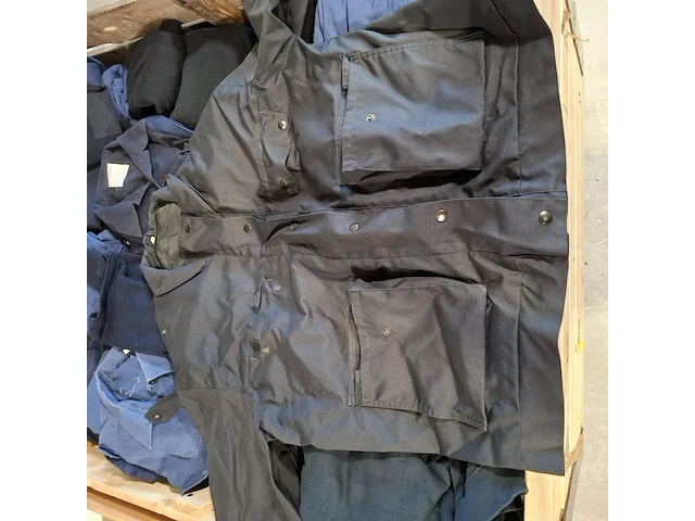 Partij diverse kleding - afbeelding 3 van  13
