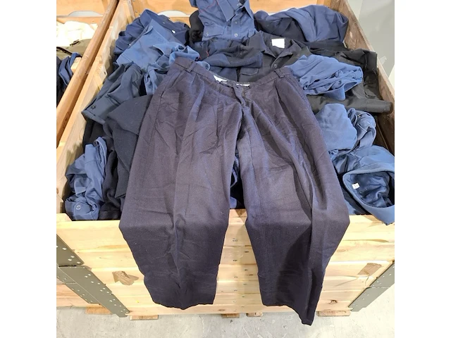 Partij diverse kleding - afbeelding 7 van  13