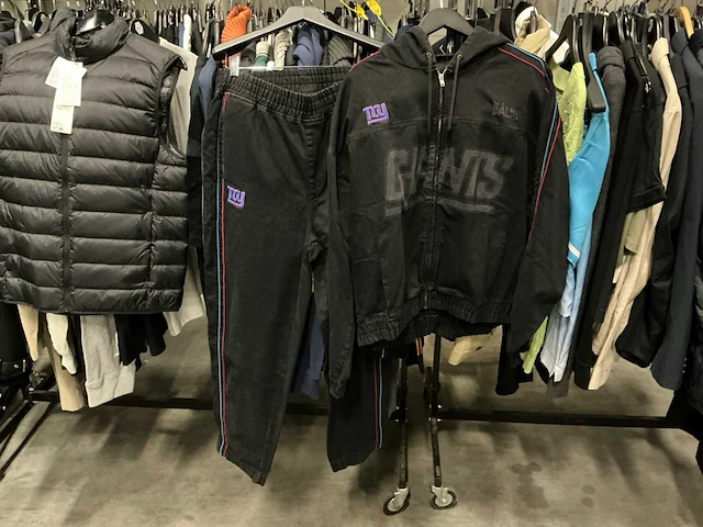 Partij diverse kleding/mutsen/petten (309x) - afbeelding 7 van  27