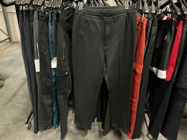 Partij diverse kleding/mutsen/petten (309x) - afbeelding 8 van  27