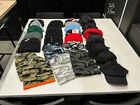 Partij diverse kleding/mutsen/petten (309x) - afbeelding 20 van  27