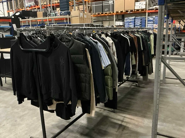 Partij diverse kleding/mutsen/petten (309x) - afbeelding 12 van  27