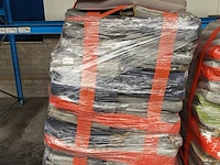 Partij diverse klm kussens op 3x pallet - afbeelding 8 van  11