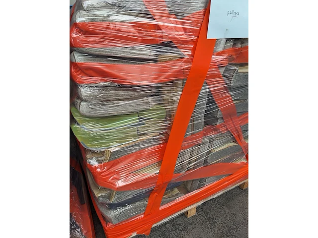 Partij diverse klm kussens op 3x pallet - afbeelding 11 van  11