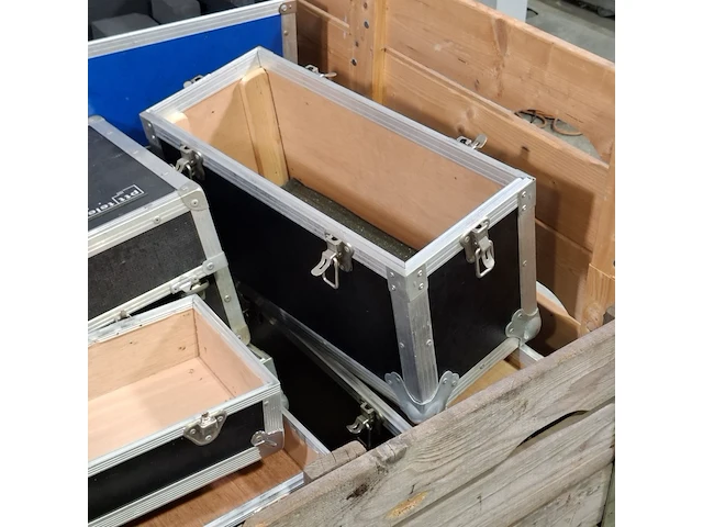 Partij diverse koffers en flightcases, o.a ptt telecom - afbeelding 5 van  5