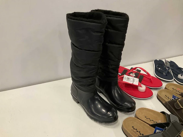 Partij diverse laarzen, slippers & sandalen (61x) - afbeelding 2 van  6