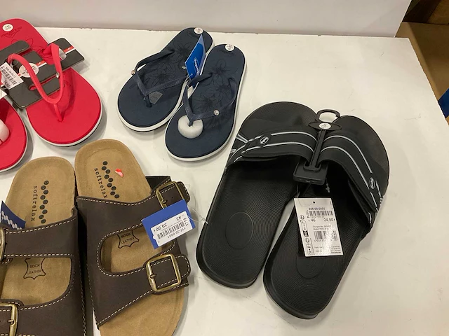 Partij diverse laarzen, slippers & sandalen (61x) - afbeelding 4 van  6