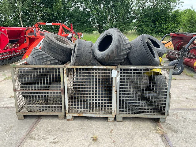 Partij diverse landbouw banden - afbeelding 2 van  4