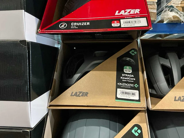 Partij diverse lazer/met fietshelmen (12x) - afbeelding 10 van  13