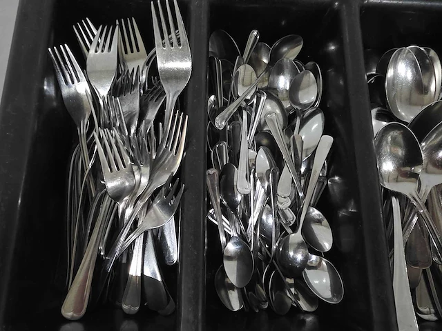 Partij diverse lepels en vorken - afbeelding 2 van  3