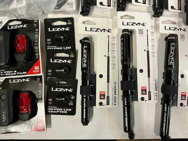 Partij diverse lezyne fiets benodigdheden (72x) - afbeelding 13 van  14