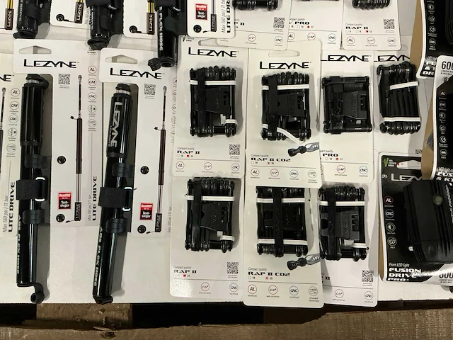 Partij diverse lezyne fiets benodigdheden (72x) - afbeelding 14 van  14