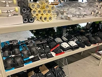 Partij diverse lichaamsbescherming (40x) - afbeelding 1 van  6