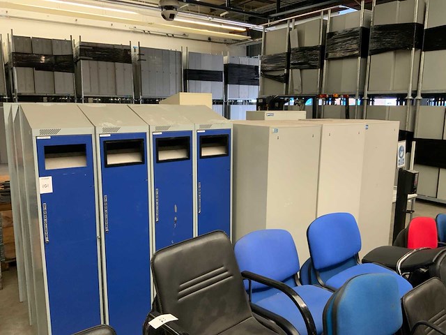 Partij diverse lockerkasten - afbeelding 3 van  5