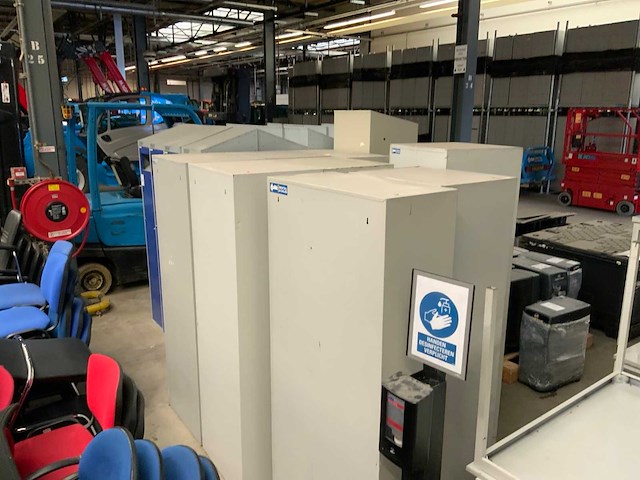 Partij diverse lockerkasten - afbeelding 4 van  5
