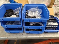 Partij diverse magazijnbakken incl. inhoud bestaande uit diverse bevestigingsmaterialen - afbeelding 1 van  4