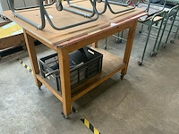 Partij diverse magazijnwagens en mobiele tafels - afbeelding 2 van  6