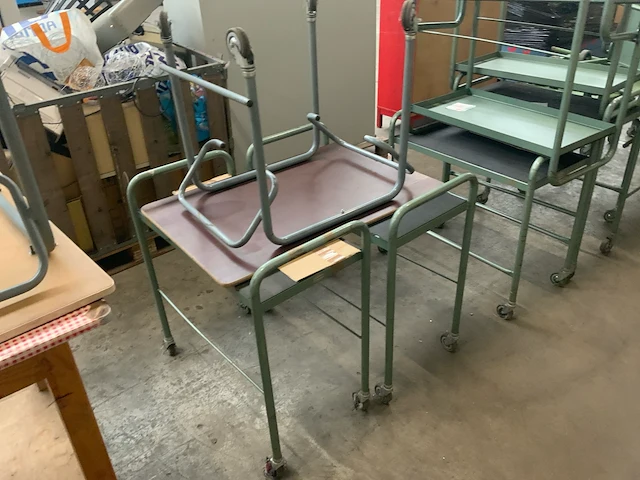 Partij diverse magazijnwagens en mobiele tafels - afbeelding 3 van  6