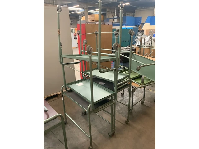 Partij diverse magazijnwagens en mobiele tafels - afbeelding 4 van  6