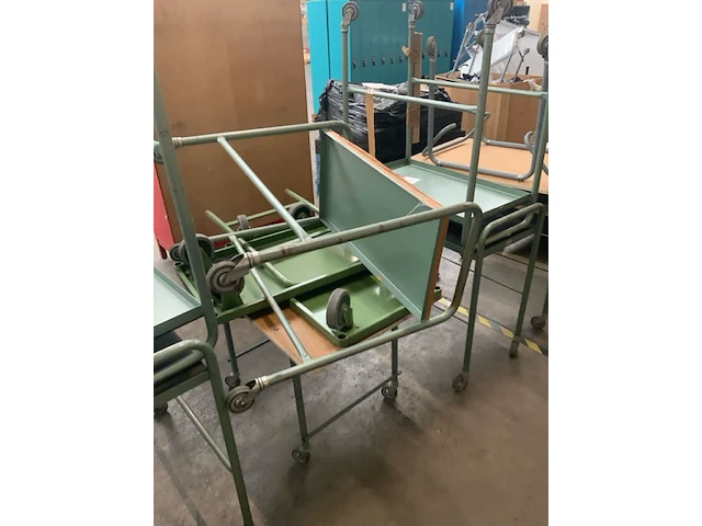 Partij diverse magazijnwagens en mobiele tafels - afbeelding 5 van  6