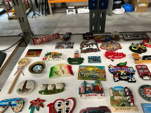 Partij diverse magneten (130x) - afbeelding 2 van  7