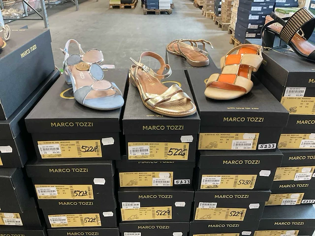 Partij diverse marco tozzi/ skechers/etc sandalen&hakken (69x) - afbeelding 3 van  14