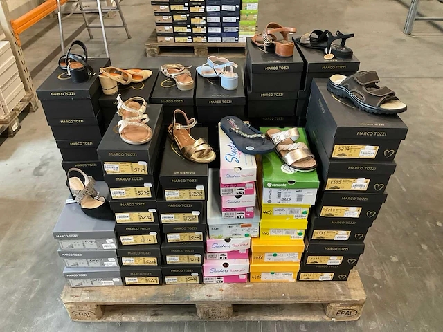 Partij diverse marco tozzi/ skechers/etc sandalen&hakken (69x) - afbeelding 7 van  14