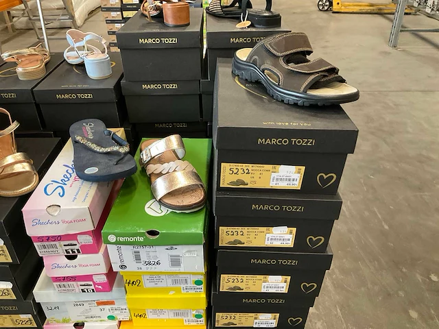Partij diverse marco tozzi/ skechers/etc sandalen&hakken (69x) - afbeelding 8 van  14