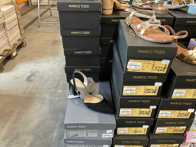 Partij diverse marco tozzi/ skechers/etc sandalen&hakken (69x) - afbeelding 11 van  14