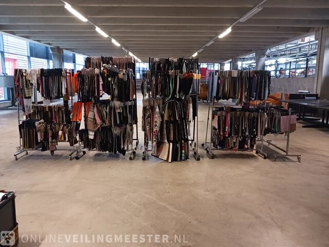Partij diverse materiaal- en kleurstalen - afbeelding 24 van  29