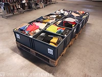 Partij diverse materiaal- en kleurstalen - afbeelding 1 van  21