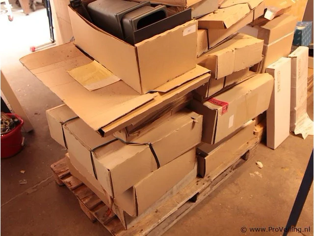 Partij diverse materialen - afbeelding 1 van  3