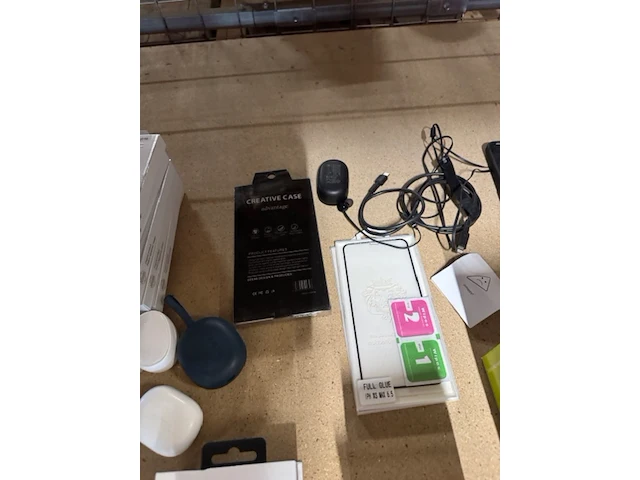 Partij diverse mobiele telefoonaccessoires - afbeelding 4 van  13
