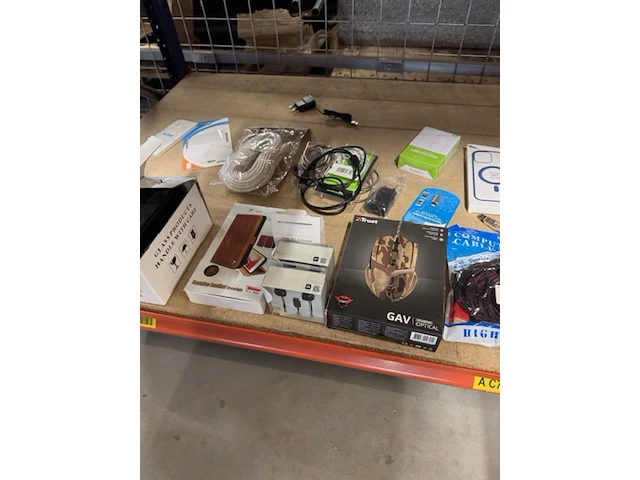 Partij diverse mobiele telefoonaccessoires - afbeelding 8 van  13