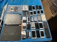 Partij diverse mobiele telefoons - afbeelding 1 van  9