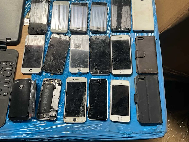 Partij diverse mobiele telefoons - afbeelding 2 van  9