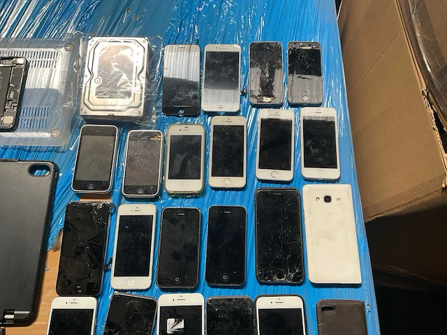 Partij diverse mobiele telefoons - afbeelding 3 van  9