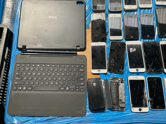 Partij diverse mobiele telefoons - afbeelding 5 van  9