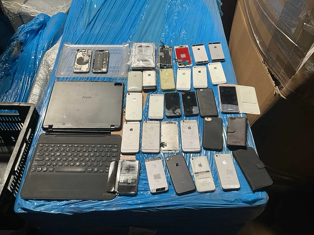 Partij diverse mobiele telefoons - afbeelding 6 van  9