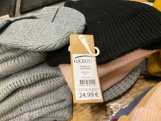 Partij diverse mutsen o.a carhartt/quiksilver/roxy/rebelrose (106x) - afbeelding 5 van  15