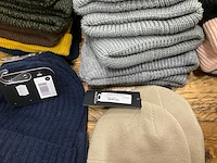 Partij diverse mutsen o.a carhartt/quiksilver/roxy/rebelrose (106x) - afbeelding 6 van  15