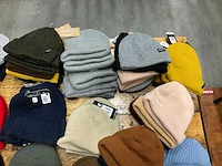 Partij diverse mutsen o.a carhartt/quiksilver/roxy/rebelrose (106x) - afbeelding 13 van  15