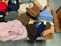Partij diverse mutsen o.a carhartt/quiksilver/roxy/rebelrose (106x) - afbeelding 14 van  15