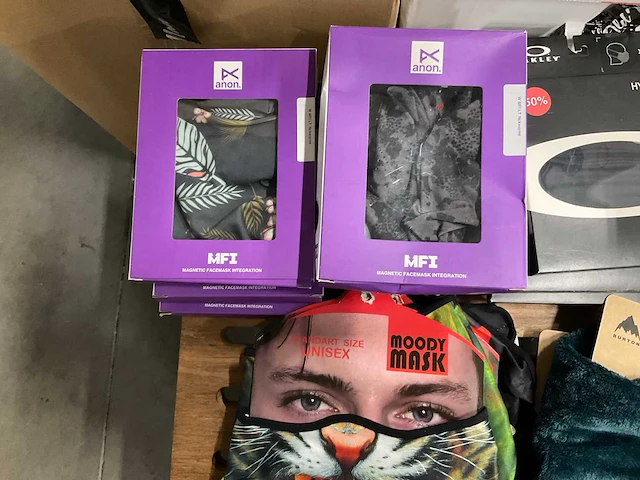 Partij diverse nekwarmers/balaclavas o.a dakine/burton/roxy (68x) - afbeelding 6 van  14