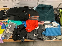 Partij diverse nekwarmers/balaclavas o.a dakine/burton/roxy (68x) - afbeelding 10 van  14